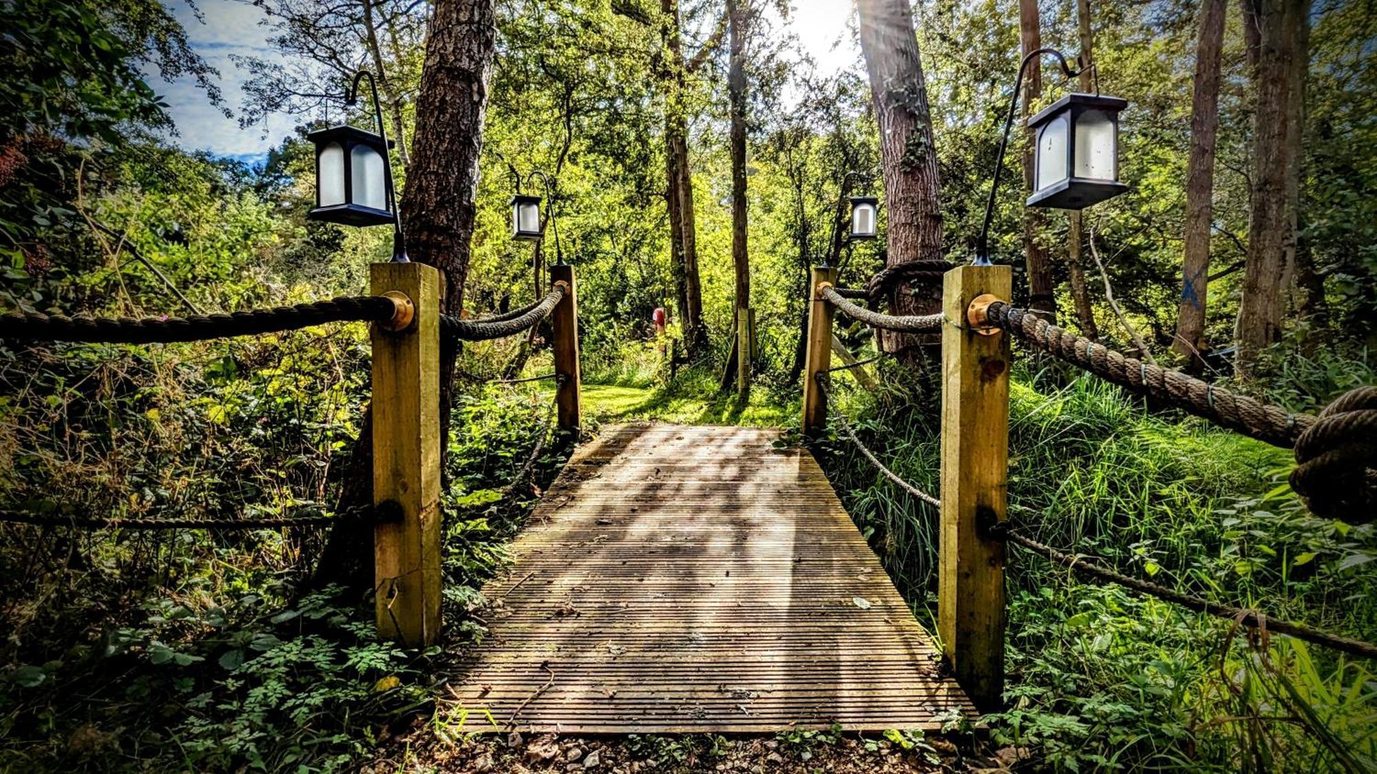 Вилла Emlyn'S Coppice - Luxury Woodland Glamping Холиуэлл Экстерьер фото